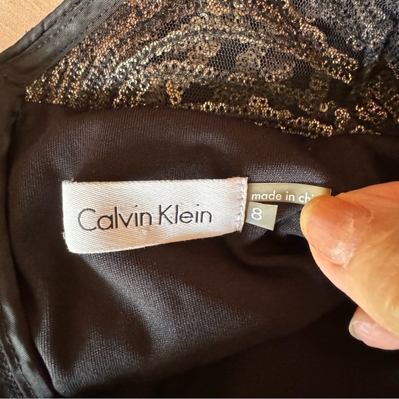 CALVIN KLEIN. TAUPE & BLACK SEQUINS SHEATH DRESS. Size 8. Sleeveless. Zi… - Picture 4 of 7